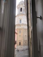 ¡Oportunidad en el corazón de Cádiz! Piso a escasos metros de la Catedral photo 0