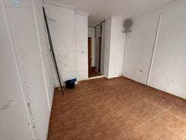 LOCAL COMERCIAL EN VENTA O ALQUILER EN PLENO CENTRO DE CÁDIZ photo 0