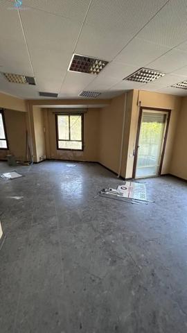 Amplia Propiedad en el Corazón de Cádiz: Oportunidad Única para Reformar 🏢✨ photo 0