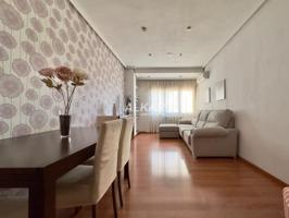 IMPECABLE PISO EN PLENO CENTRO photo 0