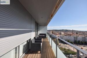 MARAVILLOSO PISO DE 3 HABITACIONES REFORMADO Y MUY LUMINOSO EN LA ESTACIÓ DEL NORD photo 0