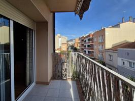 AMPLIO PISO EN SANT PERE, DE 94M², 4 HABITACIONES, ASCENSOR, BALCÓN. photo 0