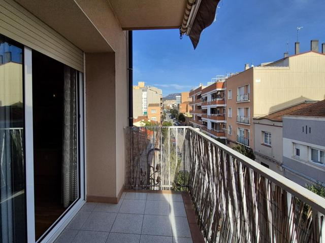 AMPLIO PISO EN SANT PERE, DE 94M², 4 HABITACIONES, ASCENSOR, BALCÓN. photo 0