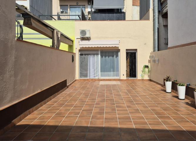 FANTASTICA PLANTA BAJA DE 3 HABITACIONES (2 DOBLES), CON GRAN PATIO. PARQUING OPCIONAL. photo 0