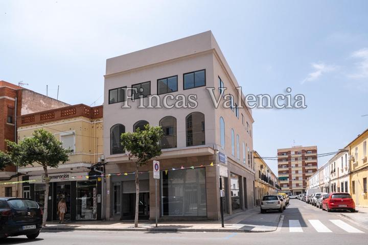 EDIFICIO.- OPORTUNIDAD DE INVERSIÓN EN EL CENTRO COMERCIAL DE PUERTO DE SAGUNTO photo 0