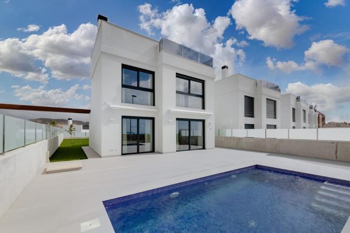 ¡Impresionante Villa junto a Bonalba Golf! photo 0