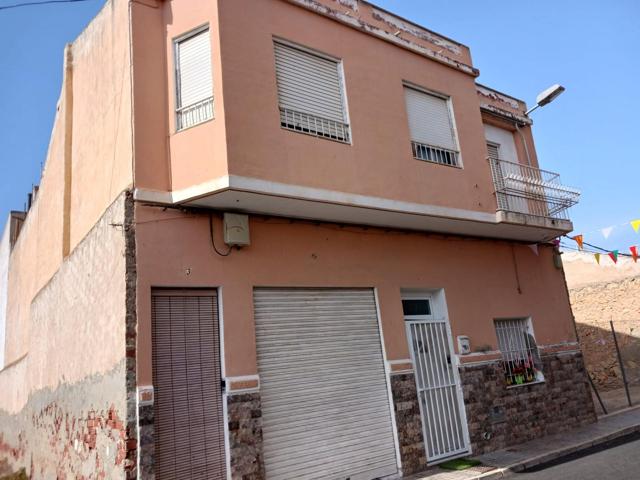 Gran oportunidad: Casa de dos plantas para reformar en La Hoya photo 0