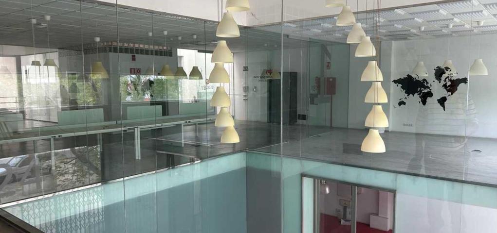 NAVE DE 1800M2 EN EL POLIGONO EMPRESARIAL DE ELCHE. photo 0