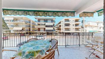 APARTAMENTO DE 3 HABITACIONES A ESCASOS METROS DE LA PLAYA EN MUY BUEN ESTADO!!!!! photo 0