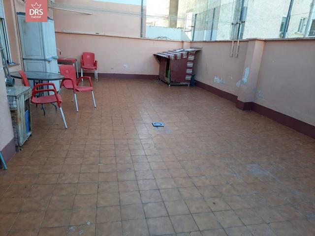 VENTA DE PISO EN EL CENTRO CON UN PATIO DE 50 M2 GARAJE Y 2 TRASTEROS photo 0