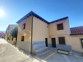 VENDEMOS CASA CON PATIO EN ZONA CAMPO DE POLO photo 0