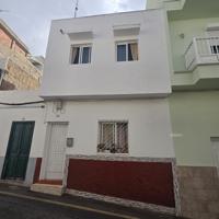 Unifamiliar Pareada En venta en Calle Corpus Christi, Casco Urbano, Adeje photo 0