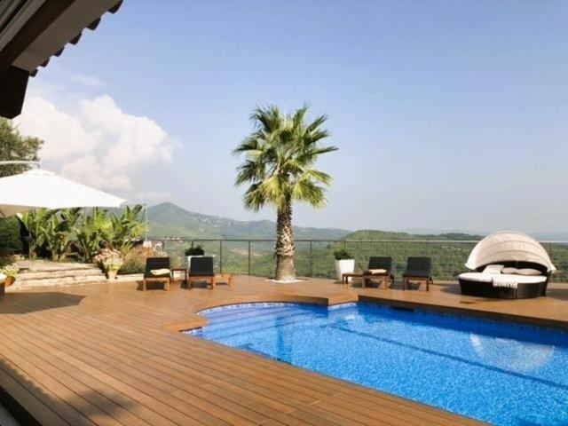 Casa adosada en Sant Feliu de Codines photo 0