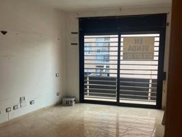 DÚPLEX Y PLAZA DE APARCAMIENTO EN VENTA ST. CELONI photo 0