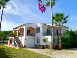 Villa con 2 viviendas independientes a tan solo 2 km de la famosa playa de Arenal, Javea. photo 0
