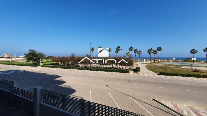 Apartamento con vistas frontales al mar situado en 1ª línea playa Daimús, photo 0