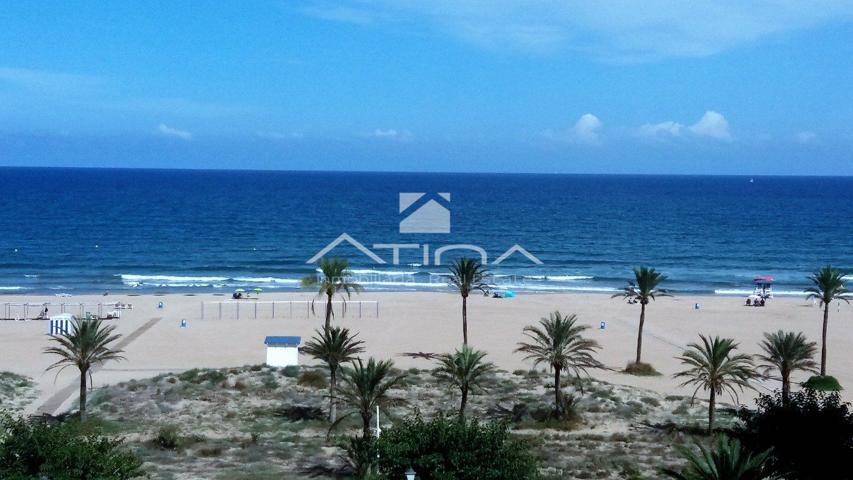 Apartamento con vistas al mar situado en 1ª línea playa Gandia con salida directa a la playa photo 0