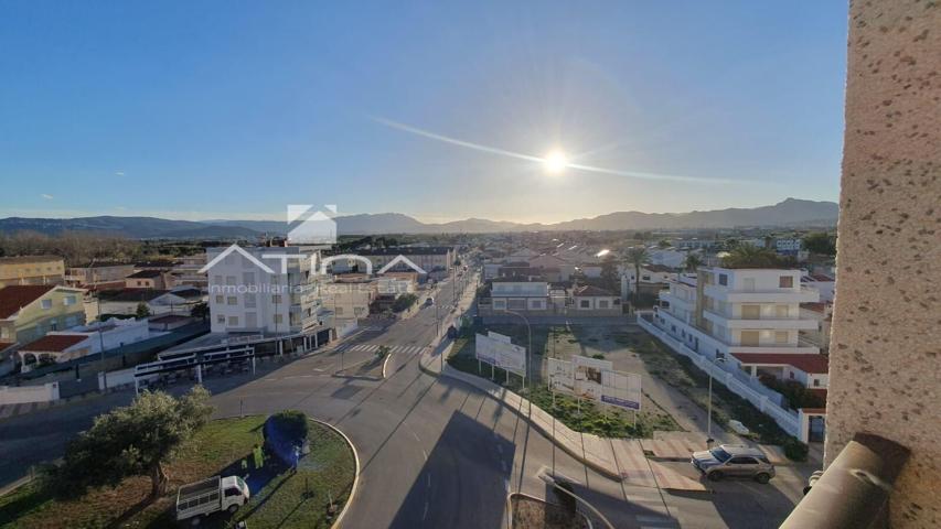 Tu apartamento ideal en la playa de Daimús, a solo 200 metros del mar. photo 0