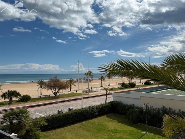 ¡VIVE EL LUJO FRENTE AL MAR EN primera línea playa GANDIA! photo 0