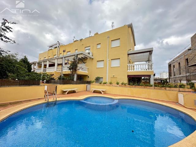 Adosado con amplia terraza situado en playa Daimús a 400m del mar photo 0