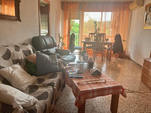 Piso de 4 dormitorios centrico y bien situado photo 0