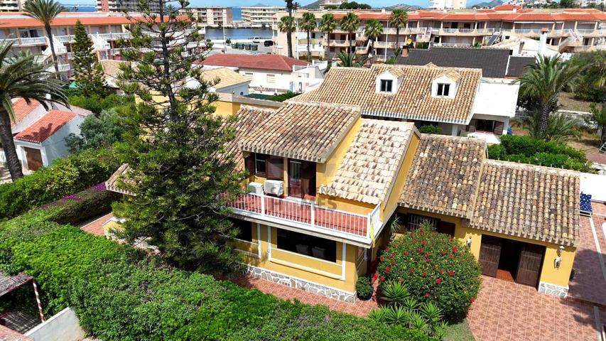 UNA CASA MUY ESPECIAL photo 0