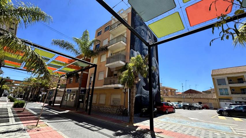 Centro de Los Alcázares – Piso con alma para reinventar photo 0