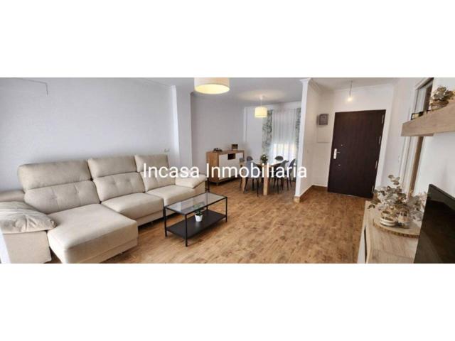 Casa adosada en alquiler en Semi centro photo 0