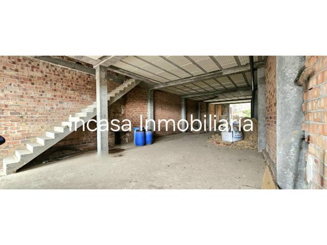 Edificio en venta en Valverde del Camino photo 0