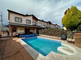 CHALET ADOSADO - ALDAMA photo 0
