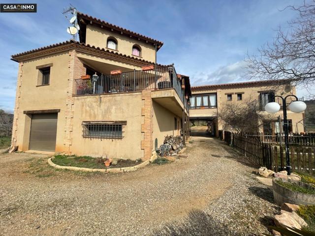 Se vende casa con terreno en Alquézar. photo 0