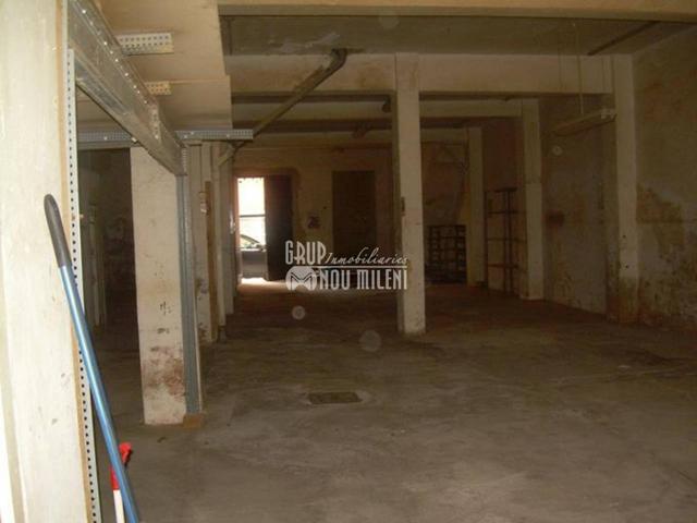 Local En venta en Benetusser photo 0