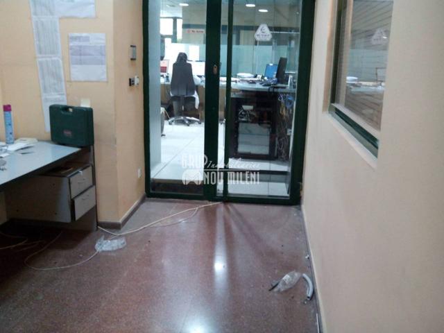 Local En venta en Valencia photo 0