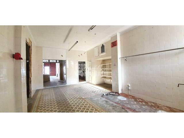Local En venta en Benetusser photo 0
