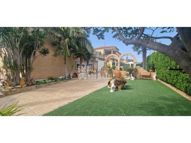 Chalet pareado en venta en Picassent photo 0