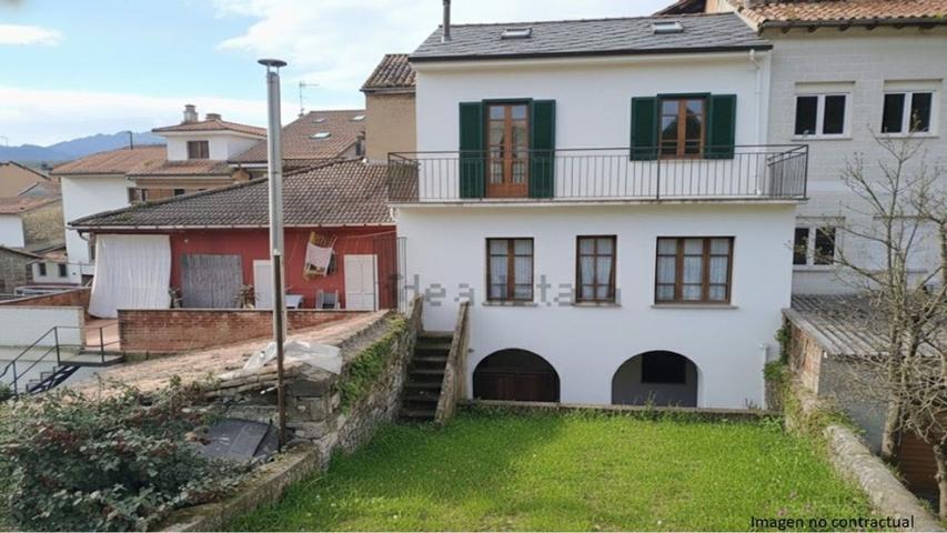 Unifamiliar Pareada En venta en Avenida Principe, 7, Salas photo 0