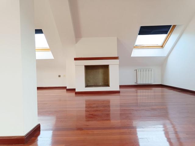 Dúplex En venta en Calle De Vital Aza, 41, Lena photo 0