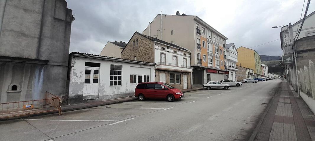 Unifamiliar Pareada En venta en Avenida De Viveiro, 11, O Valadouro photo 0