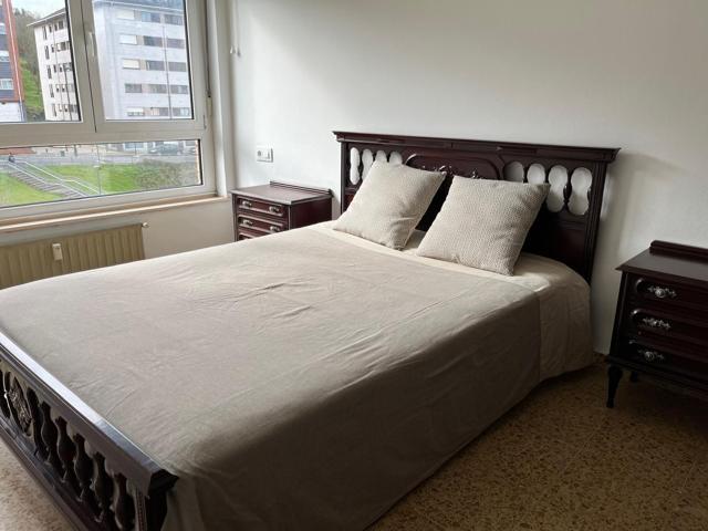 Piso En venta en Calle Tenderina, Fozaneldi-Tenderina-Ventanielles, Oviedo photo 0