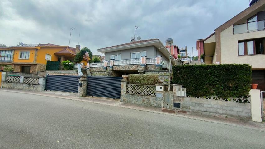 Casa En venta en Calle Xana, 62, Carreño photo 0