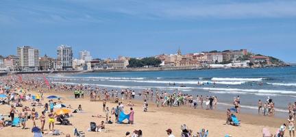 Piso En venta en La Playa, 26, Centro, Gijón photo 0