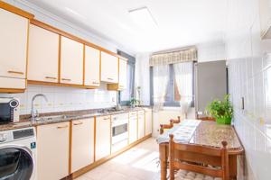Piso En venta en Calle Manuel Junquera, Este, Gijón photo 0