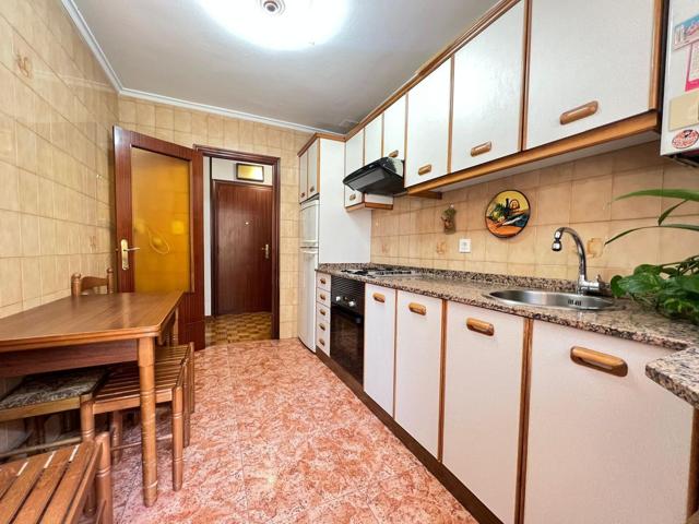 Piso En venta en Calle Brasil, 22, Oeste, Gijón photo 0
