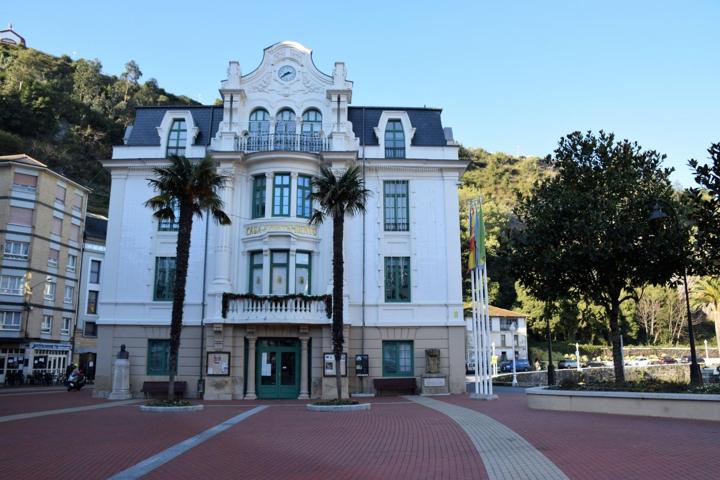 Casa En venta en Calle Caleros, 0, Luarca - Valdés photo 0