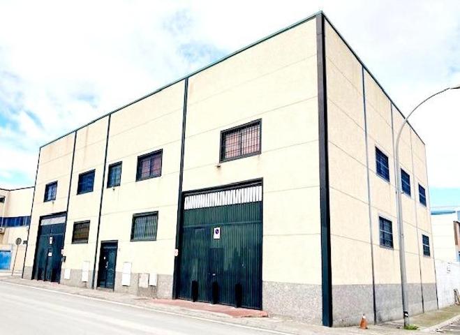 VNV1- EDIFICIO CON DOS NAVES INDUSTRIALES EN POLIGONO PRADO OVERA LEGANES photo 0