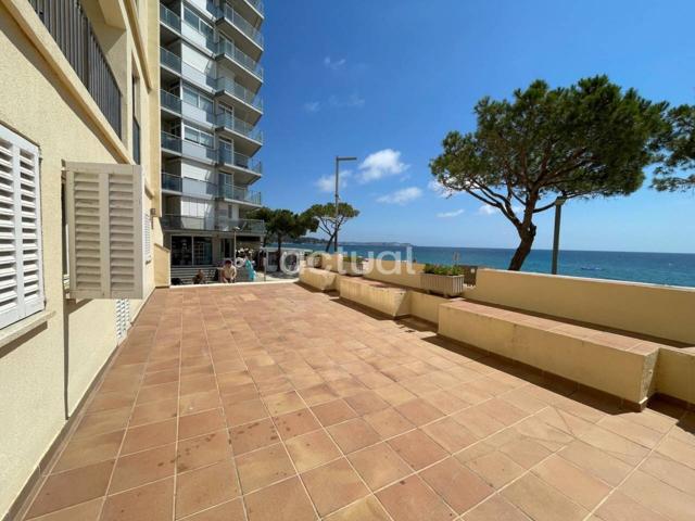 APARTAMENTO EN PRIMERA LÍNEA CON VISTAS AL MAR photo 0