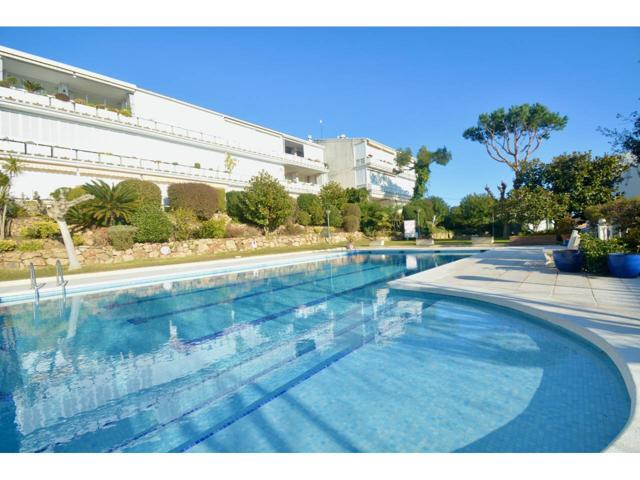 Venta de apartamento en Castell d'Aro, Platja d'Aro i s'Agaró photo 0