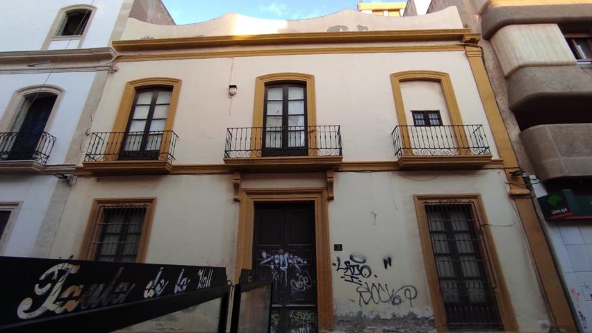 ¡Inversores, oportunidad en el corazón de Almería! 🏙️✨ photo 0