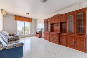🏡 ¡Tu nuevo hogar de 3 dormitorios y dos cocheras te espera en La Gangosa! photo 0