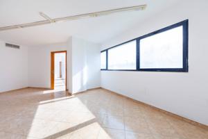 🏢 ¡EMPRENDE CON ÉXITO EN ESTAS OFICINAS EN LA GANGOSA! 🚀 photo 0